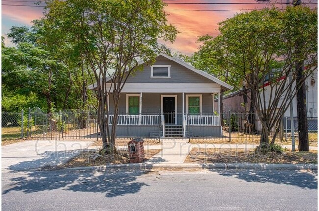 property at 1412 Hays St