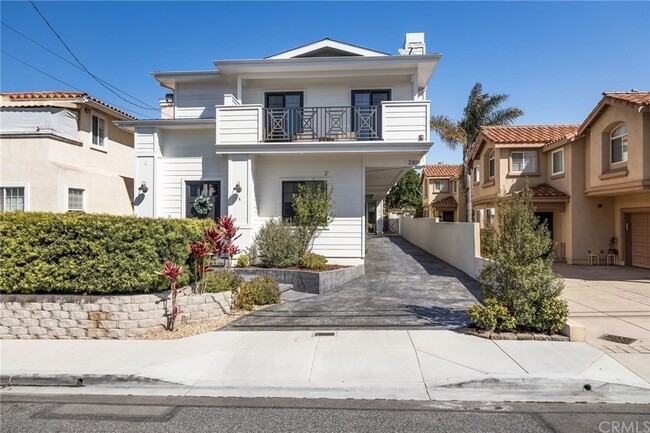 property at 2309 Clark Ln