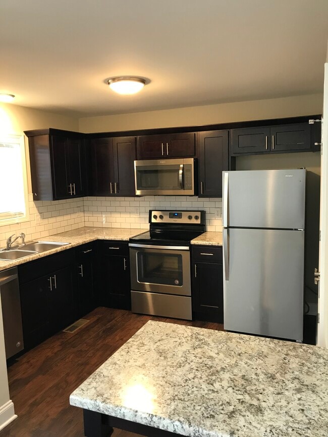 356 Catalpa Cir in Bowling Green, KY - Foto de edificio - Building Photo