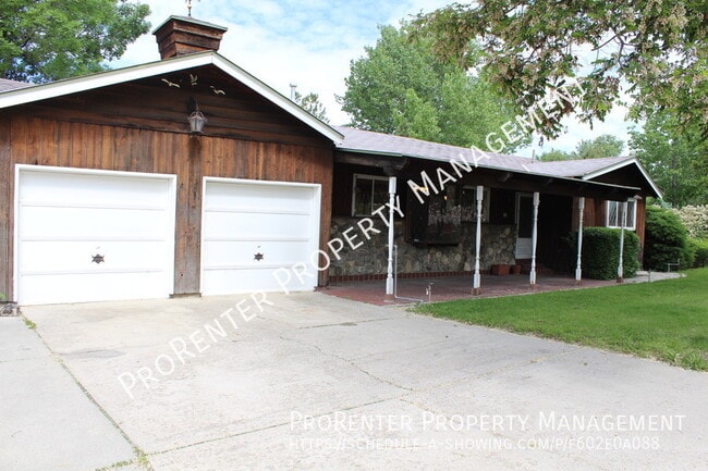 property at 415 N 400 E