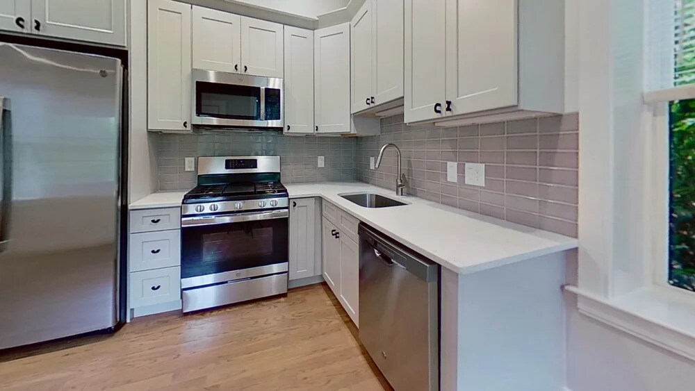 191 Porter St in Boston, MA - Building Photo
