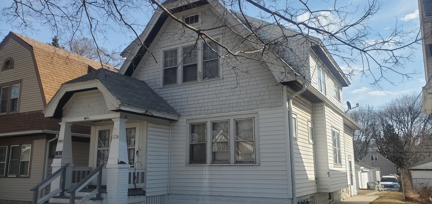 3736-3738-3738 N 39th St in Milwaukee, WI - Foto de edificio