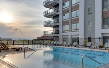 Vue West in Denver, CO - Building Photo - Building Photo