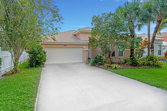 2018 Reston Cir in Royal Palm Beach, FL - Building Photo - Building Photo