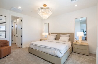 2121 W Sonoran Desert Dr in Phoenix, AZ - Building Photo - Building Photo