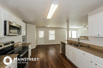 664 Lowe Dr in Cedar Hill, TX - Foto de edificio - Building Photo