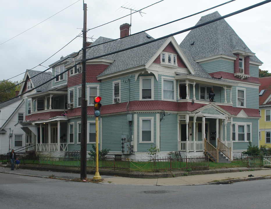 211 Jackson St in Lawrence, MA - Foto de edificio