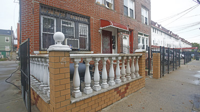 446 Milford St in Brooklyn, NY - Building Photo - Building Photo