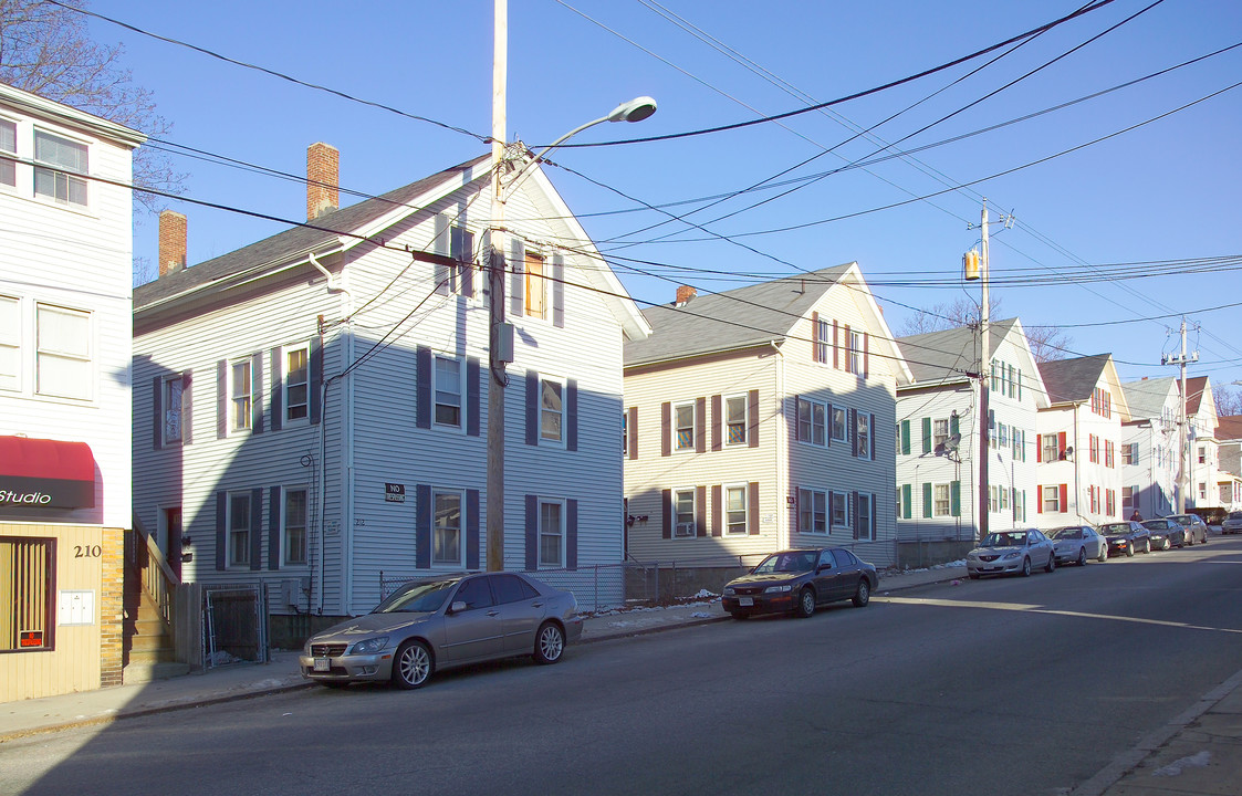 212-242 Robeson St in Fall River, MA - Foto de edificio