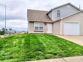 2401-2403-2403 Northampton Dr in Columbia, MO - Building Photo