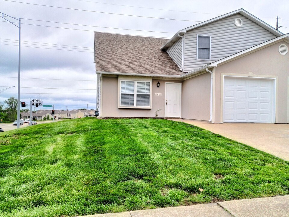2401-2403-2403 Northampton Dr in Columbia, MO - Building Photo