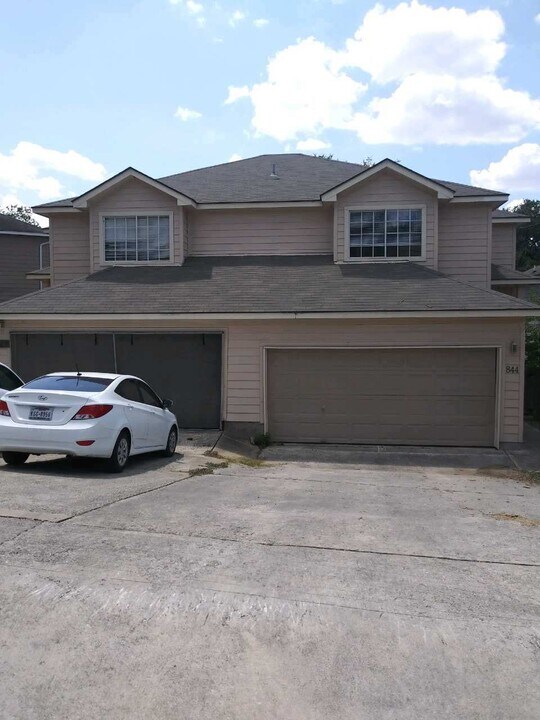 844 Sagewood Trl, Unit 844 in San Marcos, TX - Foto de edificio