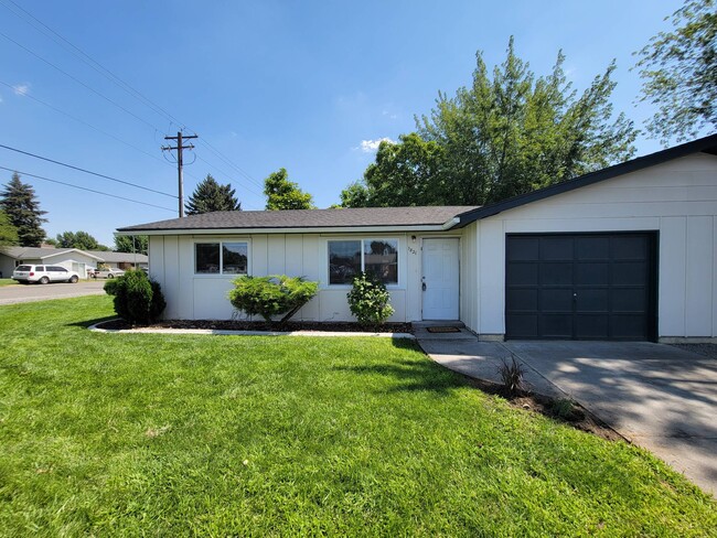 1821 N Rd 32 in Pasco, WA - Building Photo - Building Photo