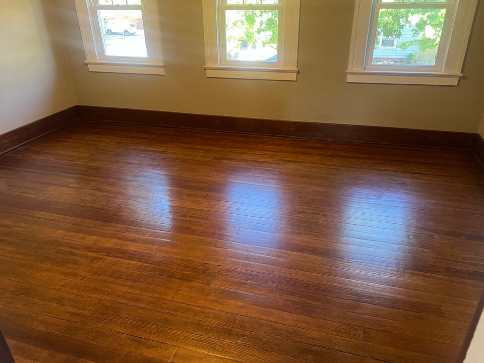 808 1/2 S Jackson St, Unit 808 Upper in Auburn, IN - Building Photo