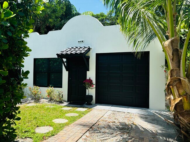 1036 Francis St in West Palm Beach, FL - Building Photo - Building Photo