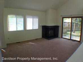 130 W Cheyenne Rd in Colorado Springs, CO - Foto de edificio - Building Photo