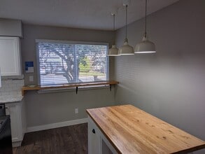 45185 Wolfe Road104 in Chilliwack, BC - Building Photo - Building Photo