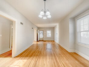1445 Plum St in Lincoln, NE - Building Photo - Building Photo