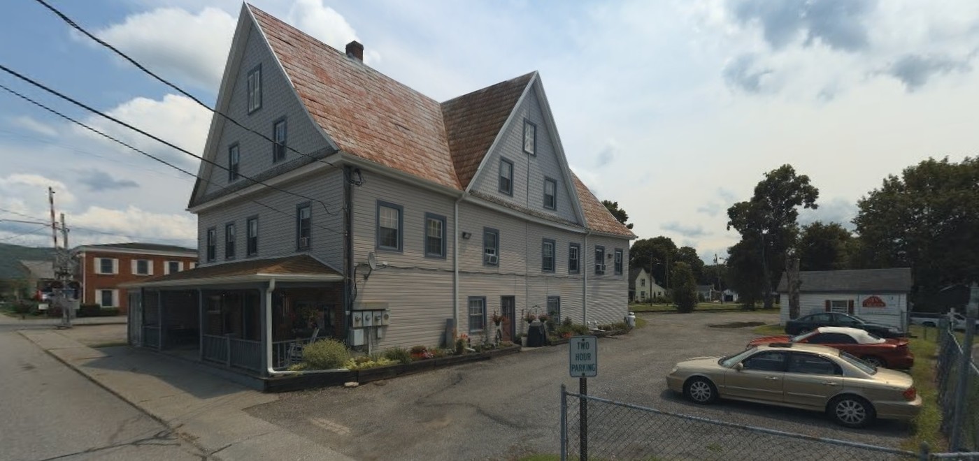 46 Mill St in Dover Plains, NY - Building Photo