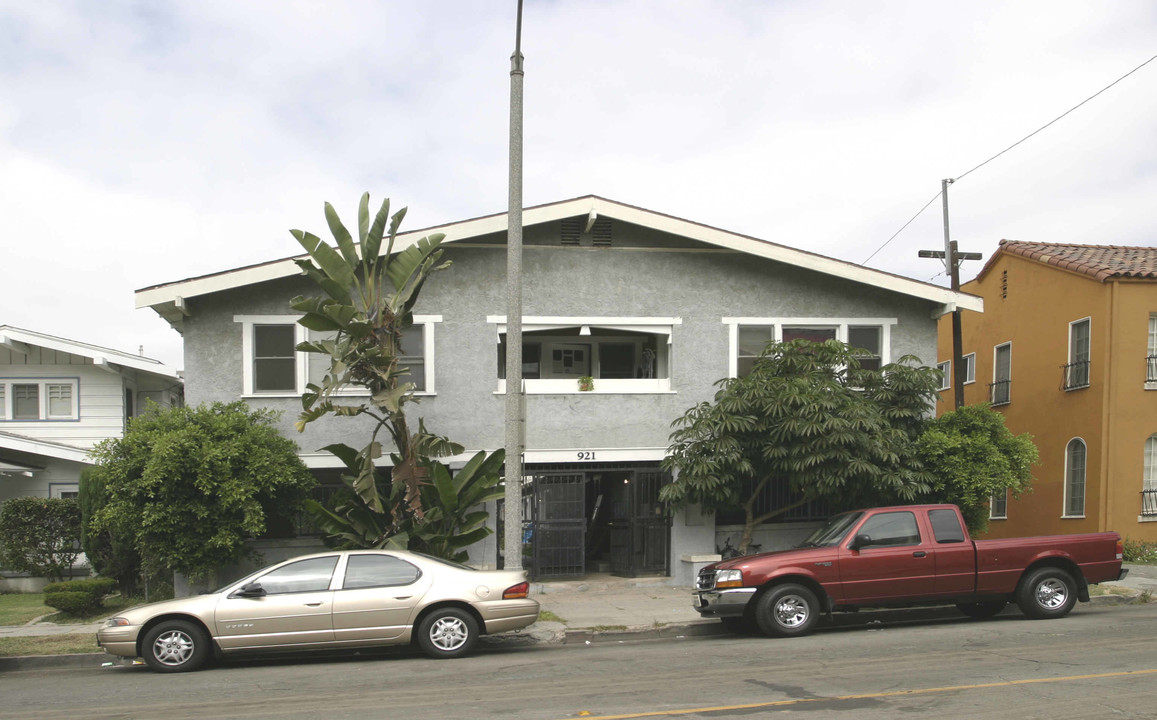 921 Locust Ave in Long Beach, CA - Building Photo