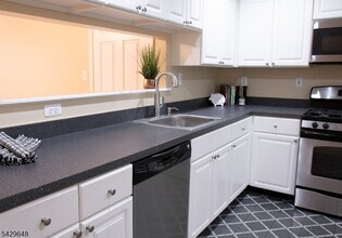 50 Pine St in Montclair, NJ - Building Photo - Building Photo