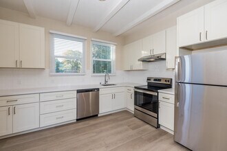 491 Crescent in Oakland, CA - Building Photo - Building Photo