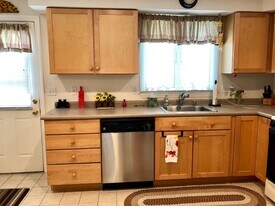 86 Chapel St in Newton, MA - Building Photo