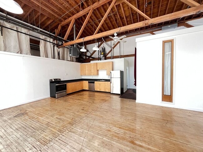 property at 1148 E 18th St