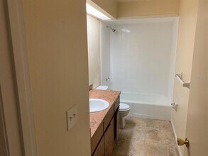 2556 Chestnut Woods Dr in Lakeland, FL - Building Photo - Building Photo