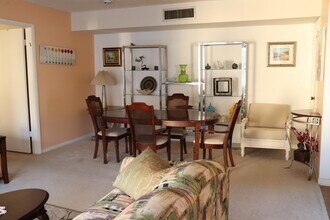 87 Capri B in Delray Beach, FL - Building Photo - Building Photo