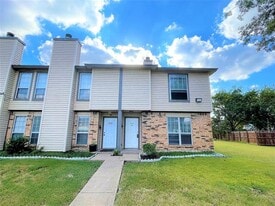 2733 Patricia Ln in Garland, TX - Building Photo