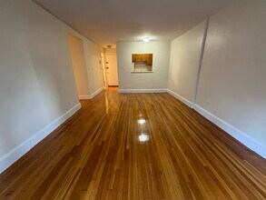 306 Tappan St, Unit 103 in Brookline, MA - Building Photo - Building Photo