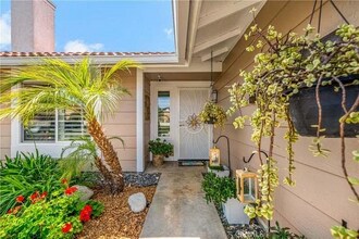 31141 Vía Gilberto in Temecula, CA - Foto de edificio - Building Photo