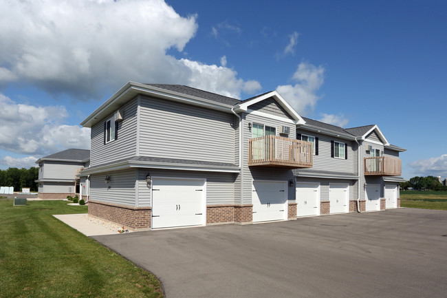 Partridge Drive Estates in New London, WI - Foto de edificio - Building Photo