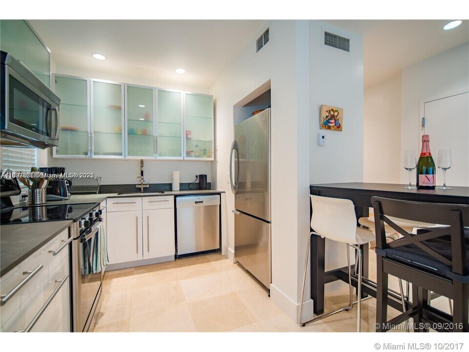 929 Michigan Ave in Miami Beach, FL - Building Photo