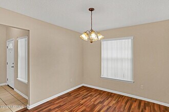 8089 Springtree Road in Jacksonville, FL - Building Photo - Building Photo