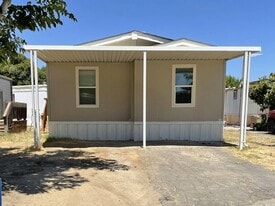 533 E Sullivan St in Coalinga, CA - Building Photo