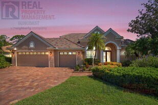 8009 Waterview Blvd in Lakewood Ranch, FL - Building Photo