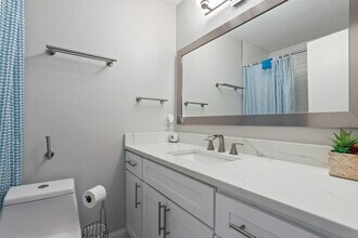 6646 E Lovers Ln, Unit 504 in Dallas, TX - Building Photo - Building Photo