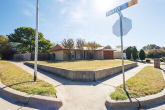 3501 Green Hill Dr in Arlington, TX - Building Photo - Building Photo