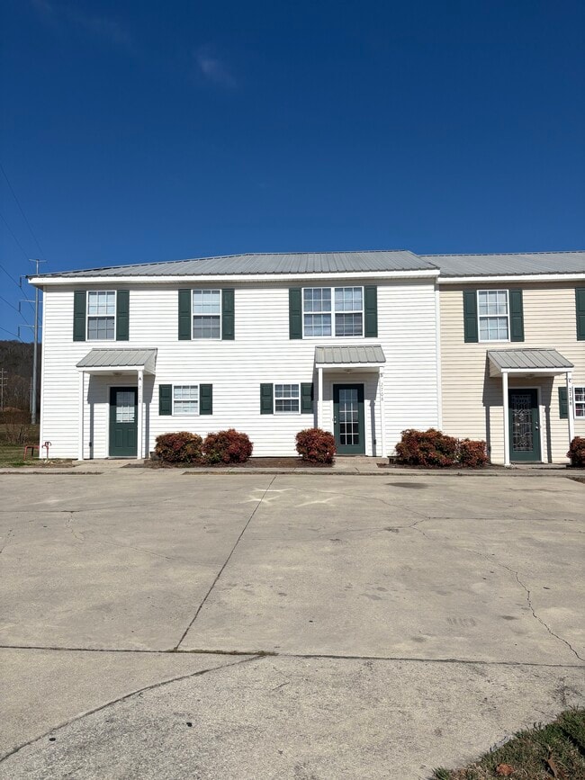 property at 2708 Lantern Walk SE