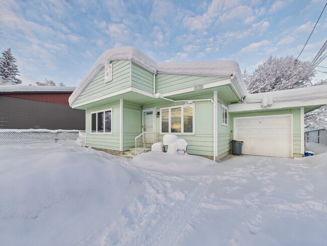 820 Smythe St in Fairbanks, AK - Building Photo - Building Photo