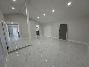 1360 NW 94th Ave in Plantation, FL - Building Photo - Building Photo