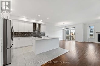 27 Peony Ln in Ottawa, ON - Building Photo - Building Photo