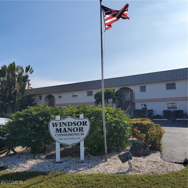 property at 828 Victoria Dr