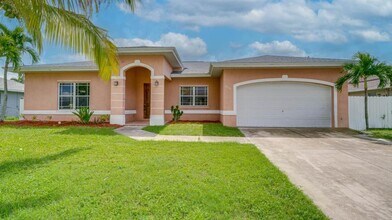 4539 SW 6th Pl in Cape Coral, FL - Building Photo - Building Photo