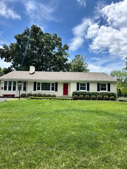 4325 Montgomery Rd in Lynchburg, VA - Building Photo