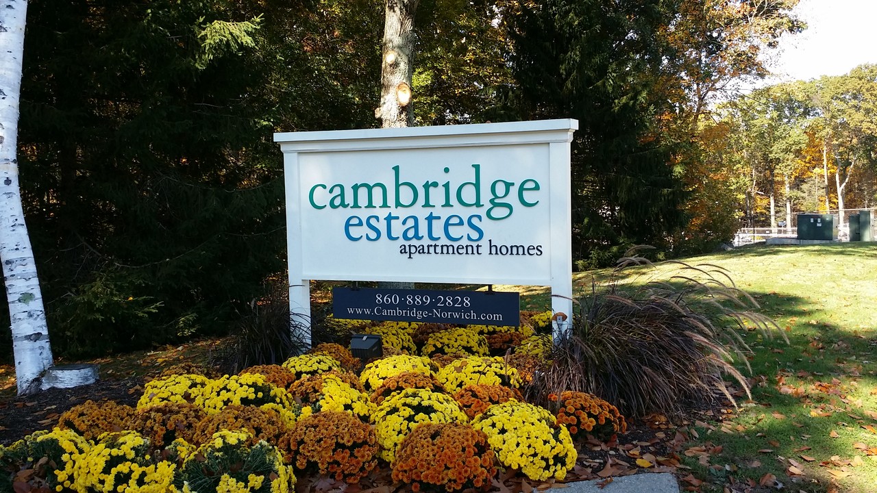 Cambridge Estates in Norwich, CT - Building Photo