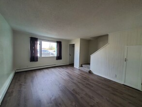 1205 McCarty Ave in Fairbanks, AK - Building Photo - Building Photo