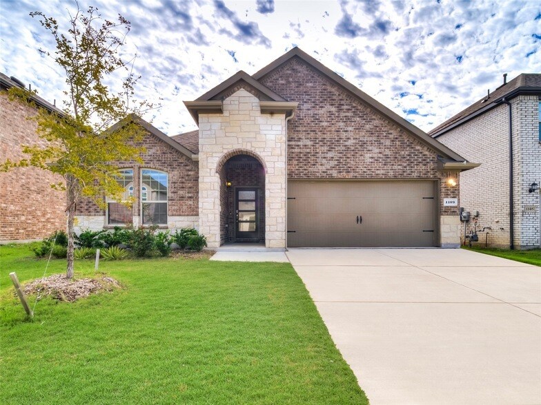 1109 Goldfinch Dr in Celina, TX - Building Photo
